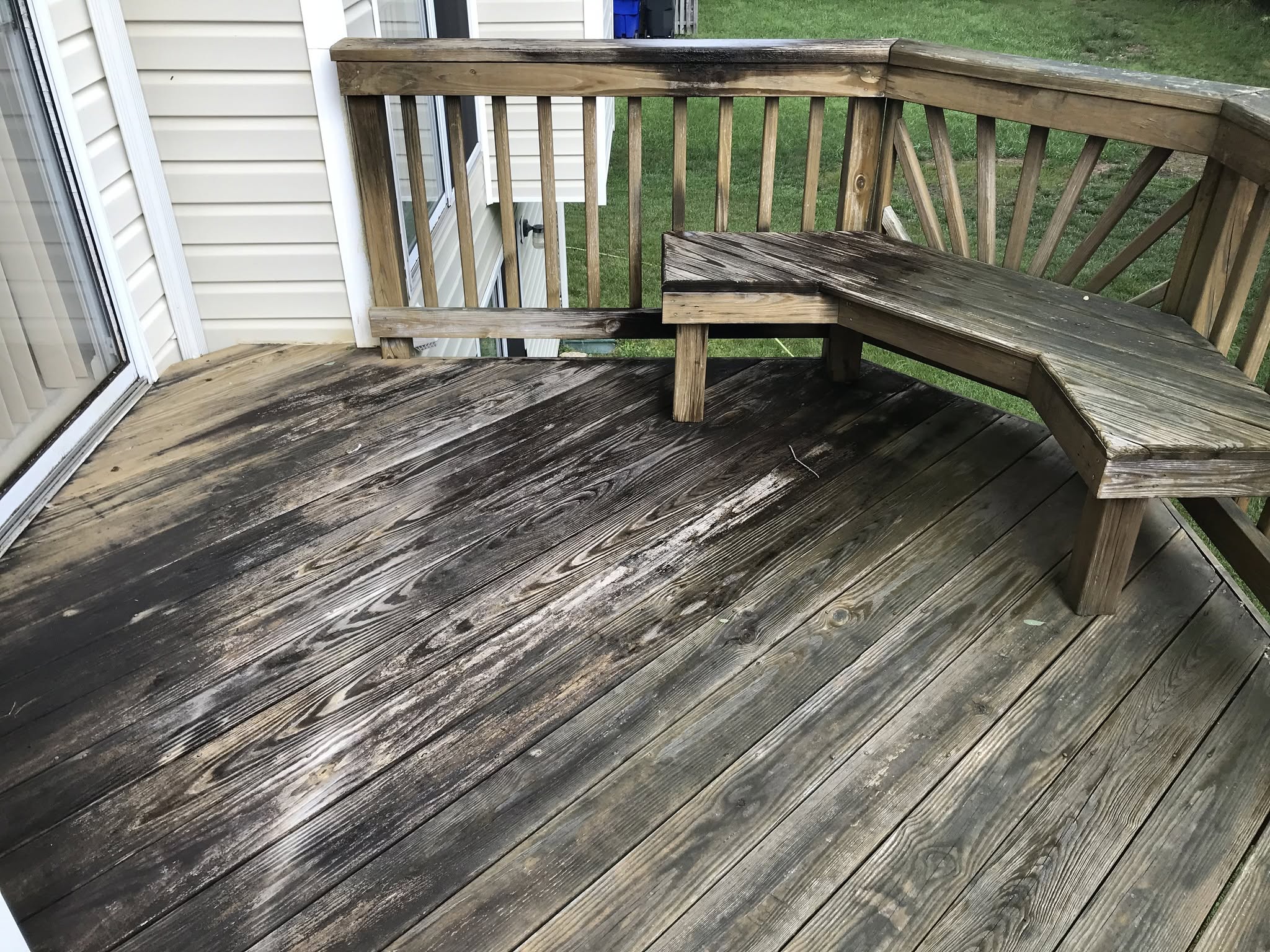 Second deck before cleaning